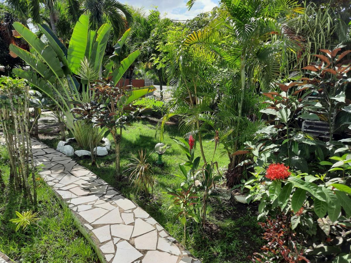 Le Jardin De Massieux Apartment Bouillante Ngoại thất bức ảnh