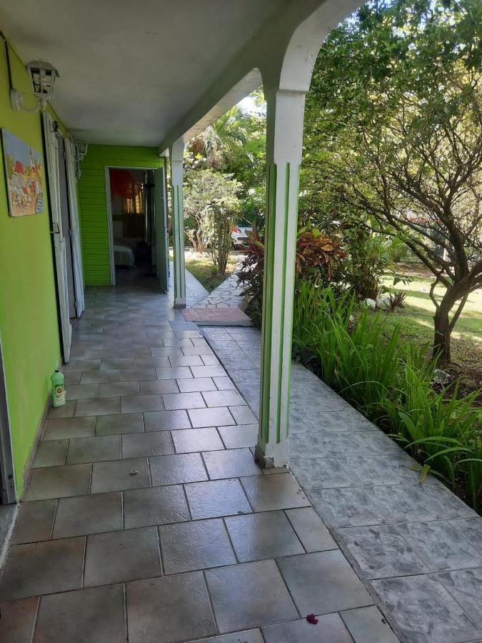 Le Jardin De Massieux Apartment Bouillante Ngoại thất bức ảnh